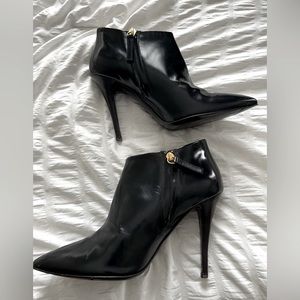 Giuseppe Zanotti sz 8-9 ankle boot with gold zip FIT CLOSE to sz 8 ( marked 9)